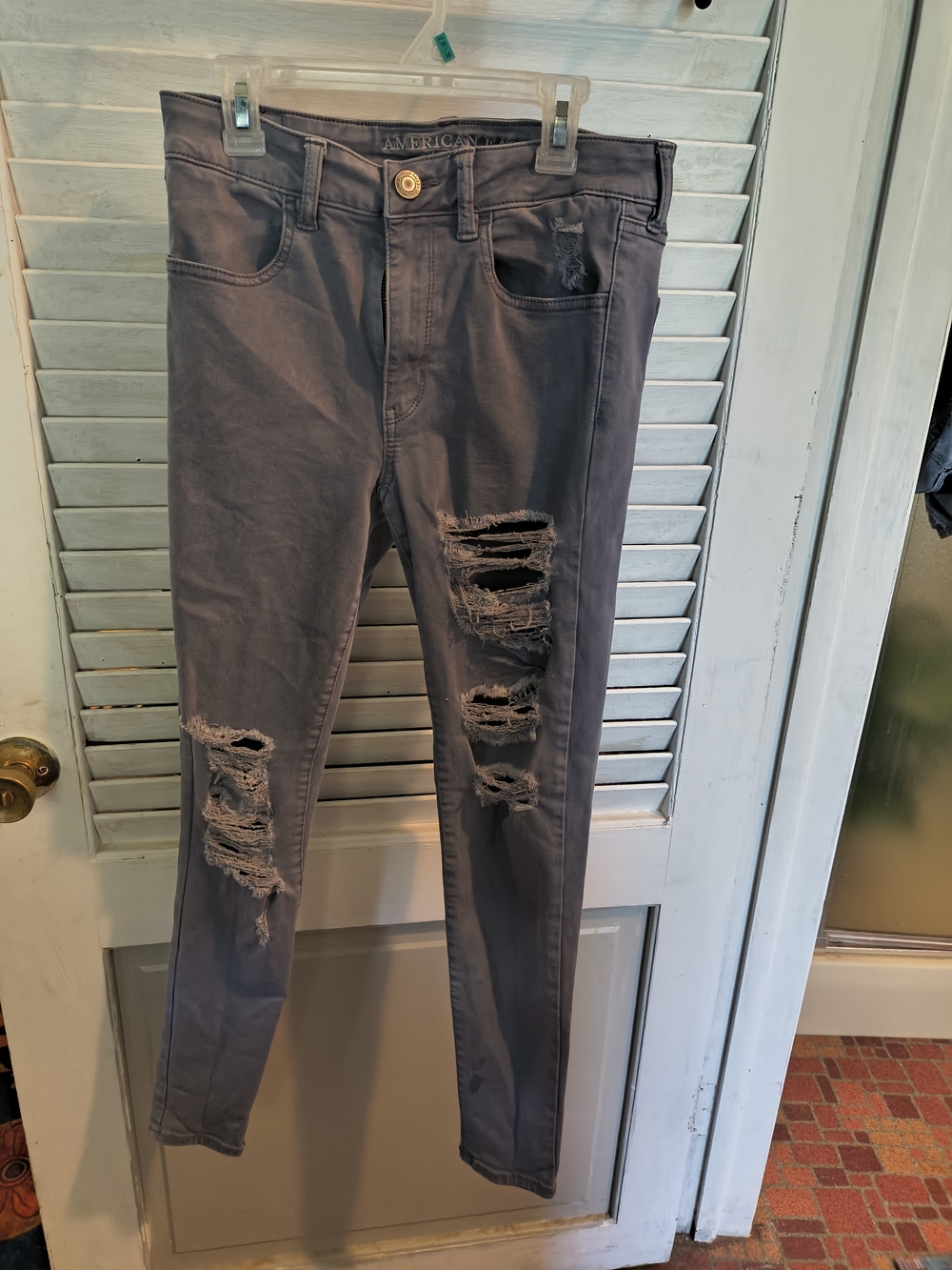 American Eagle Outfitters grey jeans size 6 inseam 28" super stretch X